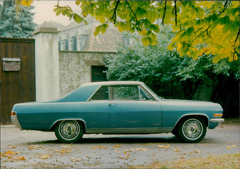 1965-1967 Opel Diplomat A V8 Coupe - Vintage Photograph