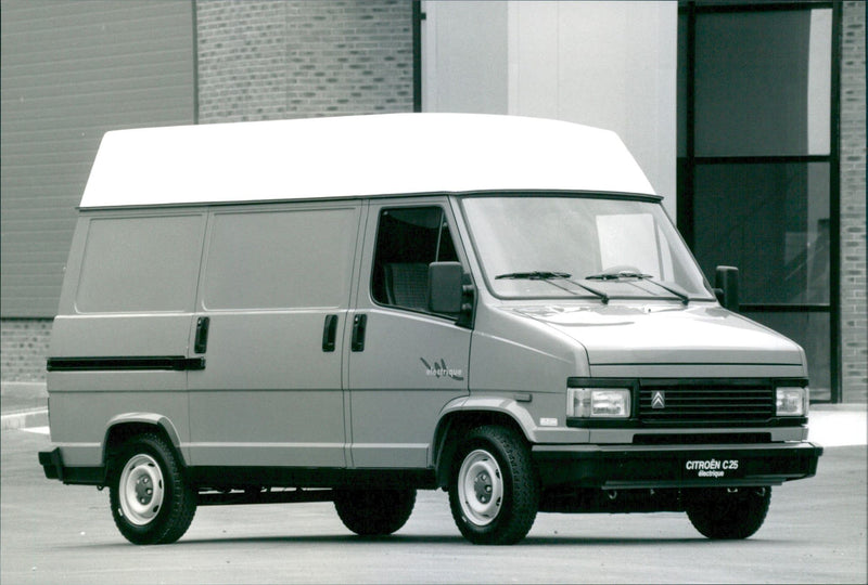 Citroen C25 Electric - Vintage Photograph