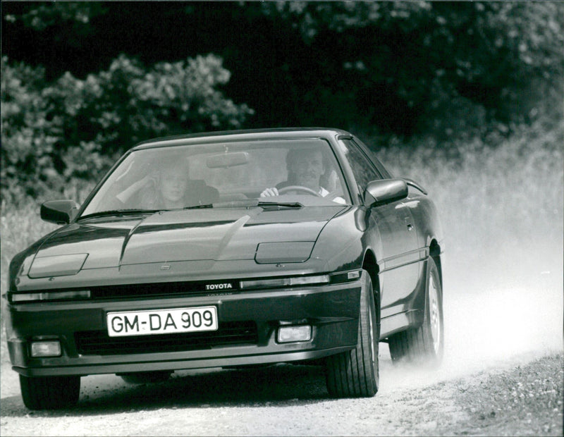 1986 Toyota Supra 3.0 - Vintage Photograph
