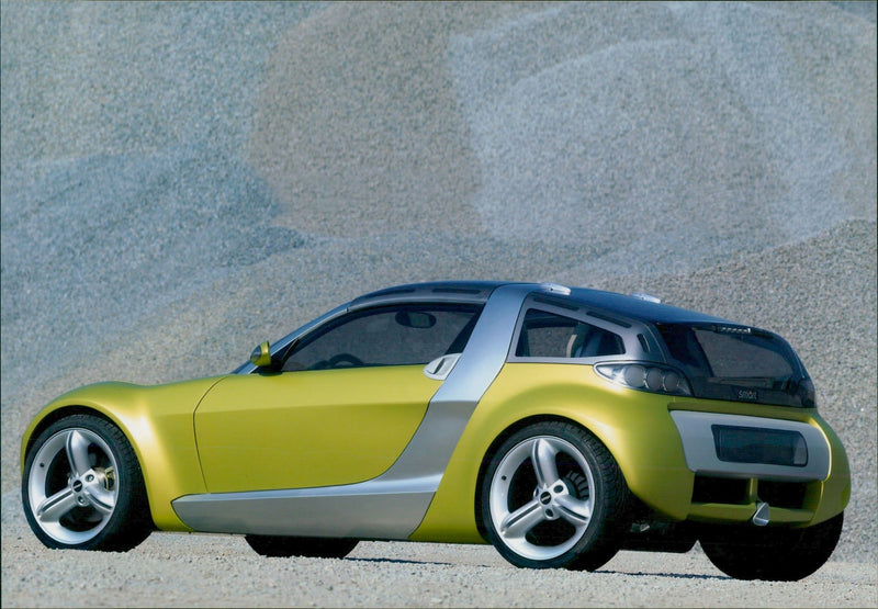 MCC Smart Coupe - Vintage Photograph