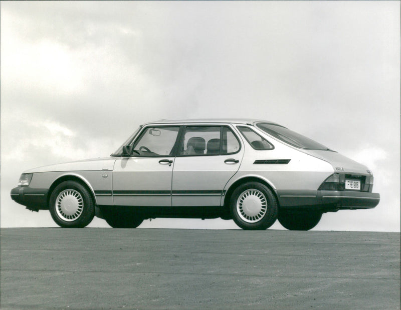 1991 Saab 900i 16 - Vintage Photograph