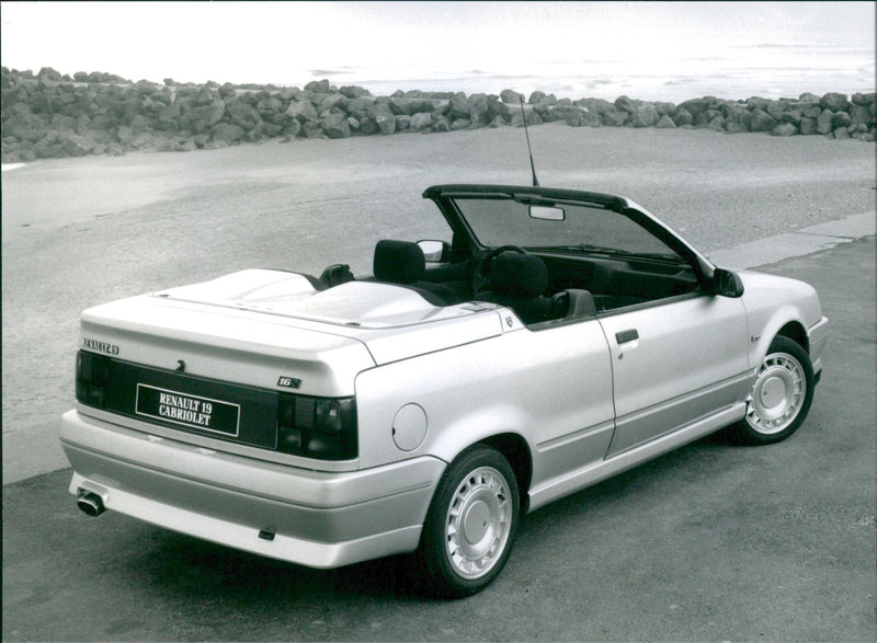 1992 Renault 19 - Vintage Photograph