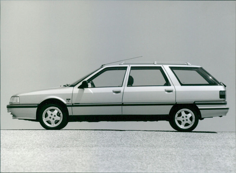 1992 Renault 21 - Vintage Photograph