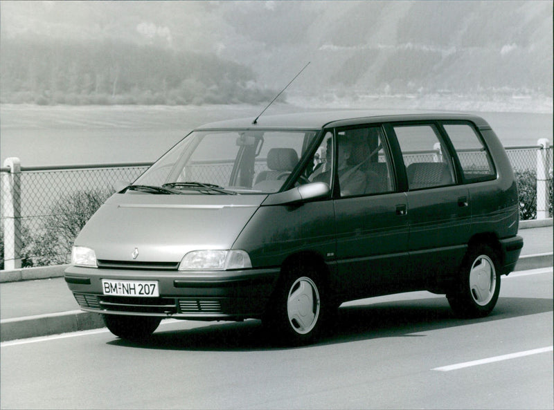 1992 Renault Espace - Vintage Photograph