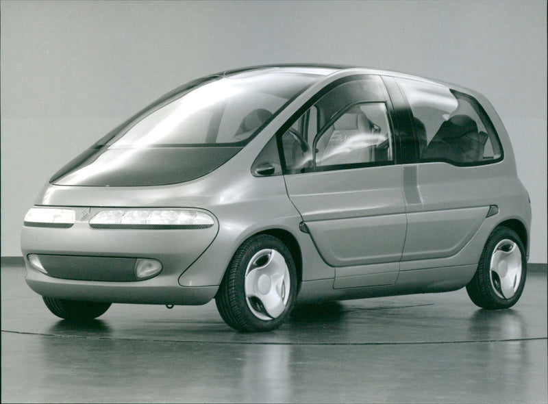 1992 Renault Scenic - Vintage Photograph