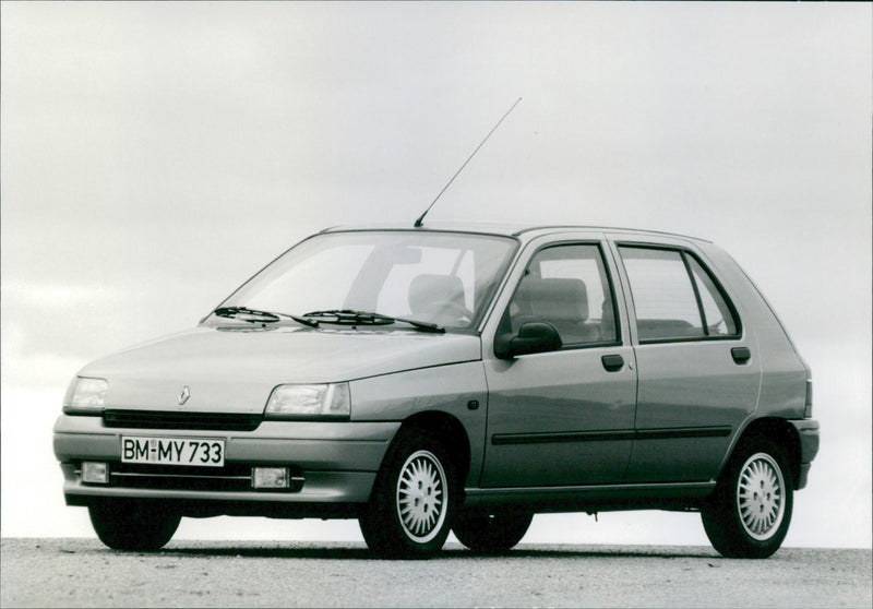 Renault Clio RT 1.4 - Vintage Photograph