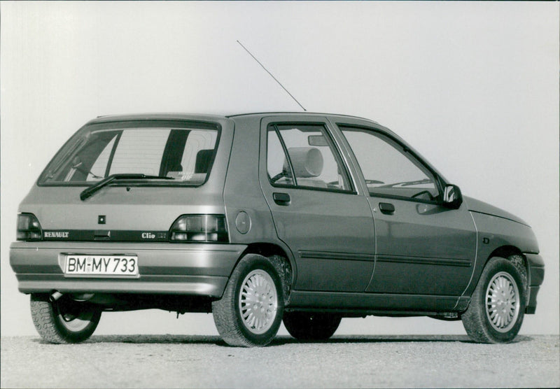 Renault Clio RT 1.4 - Vintage Photograph