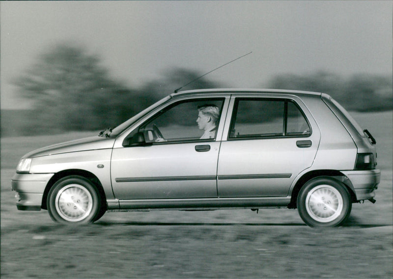 Renault Clio RT 1.4 - Vintage Photograph