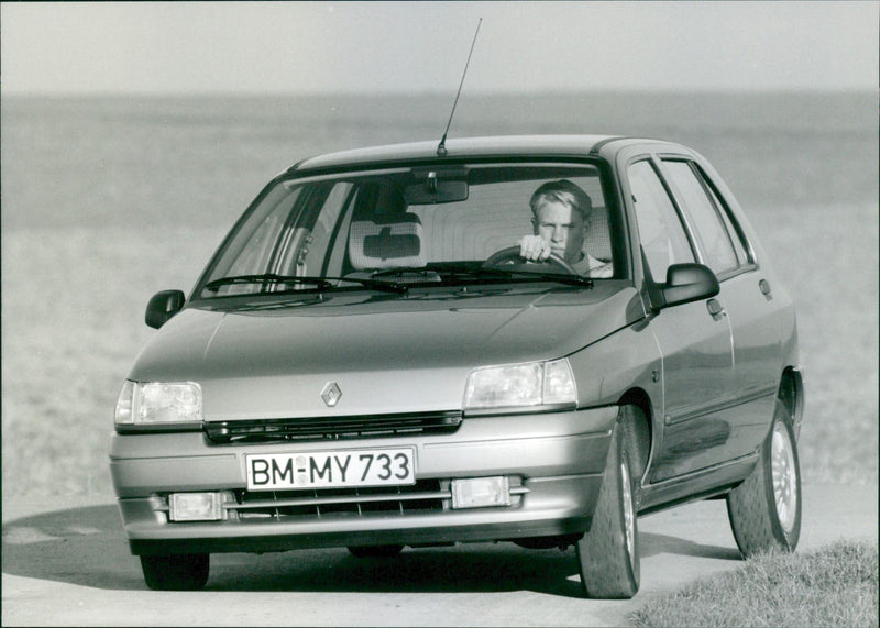 Renault Clio RT 1.4 - Vintage Photograph