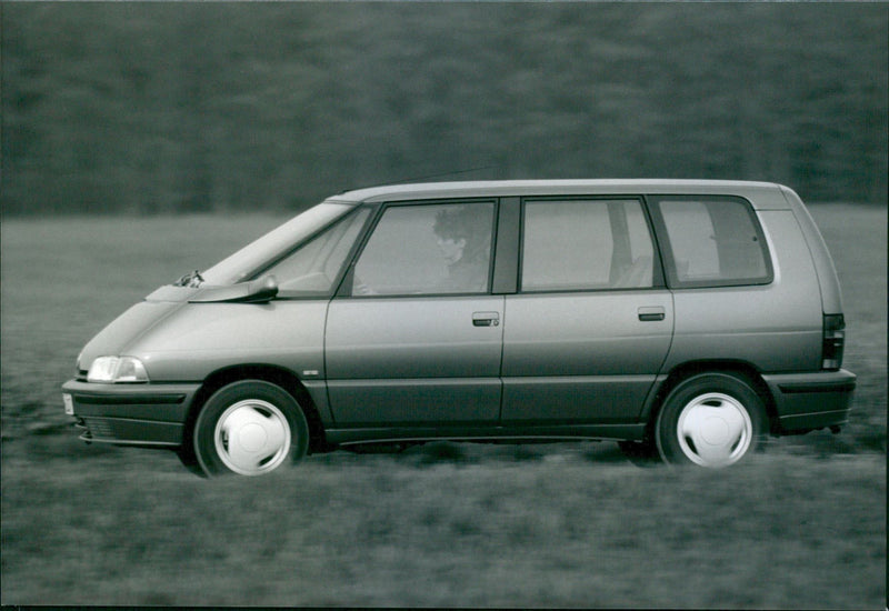 1991 Renault Espace RT V6, sideview - Vintage Photograph
