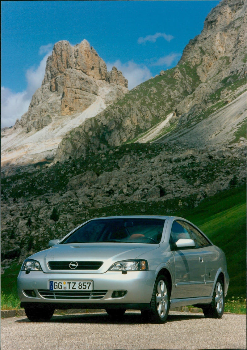 Opel 2000 - Vintage Photograph