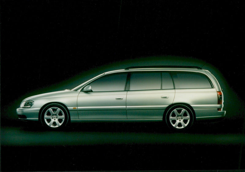 Opel Omega V8 - Vintage Photograph