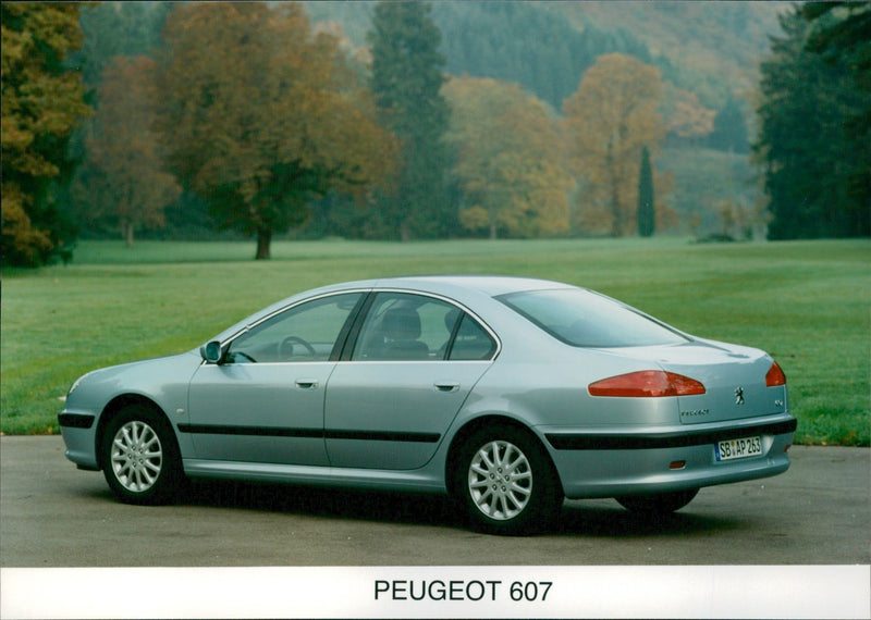 1999 Peugeot 607 - Vintage Photograph