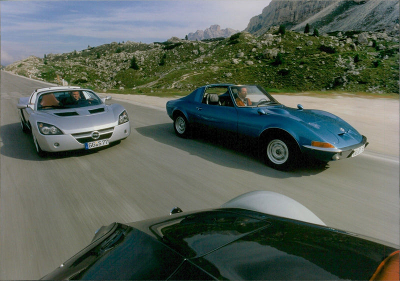2000 OPEL "Moonlight Roadster" - Vintage Photograph