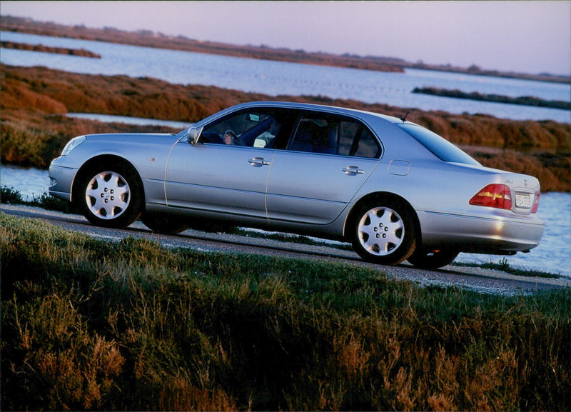 Lexus LS430 2000 - Vintage Photograph