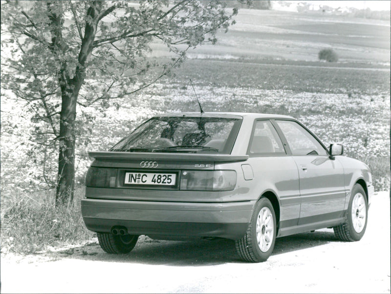 1992 Audi Coupe 2.6 E - Vintage Photograph