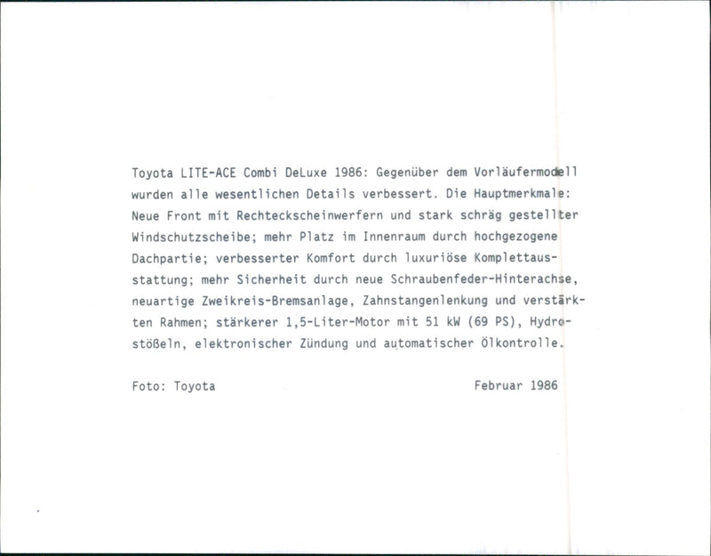 Toyota LITE-ACE Combi DeLuxe 1986 - Vintage Photograph