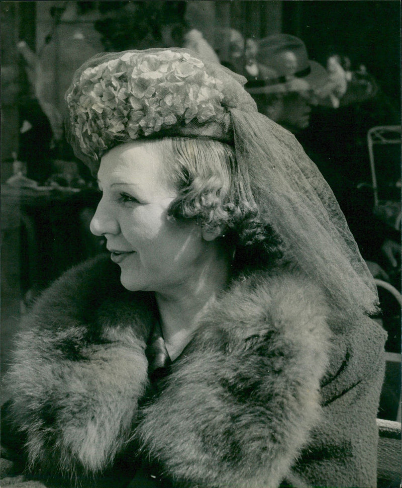 Fashion on parade in Rome - Vintage Photograph