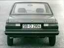 Peugeot 305 GLD - Vintage Photograph