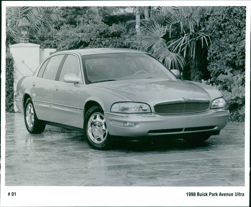 Buick Park Avenue Ultra 1998 - Vintage Photograph