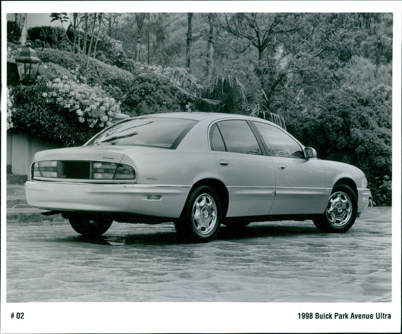 Buick Park Avenue Ultra 1998 - Vintage Photograph