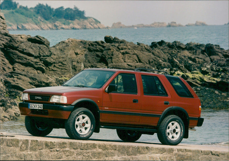Opel Frontera - Vintage Photograph