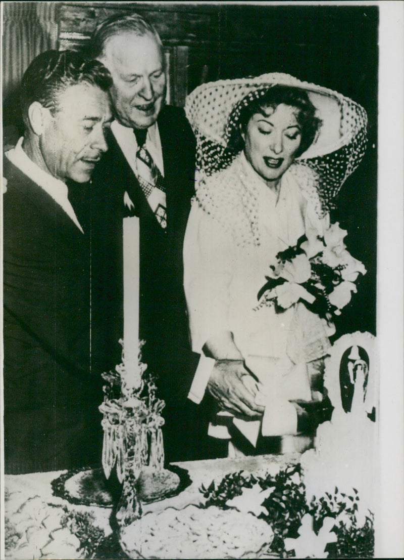 Greer Garson married Colonel E. Fogelson - Vintage Photograph