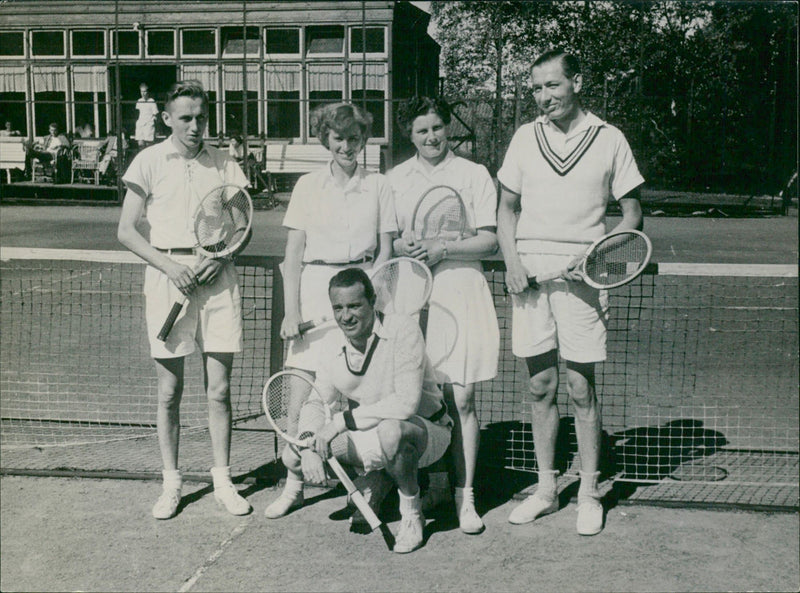 Tennis team - Vintage Photograph