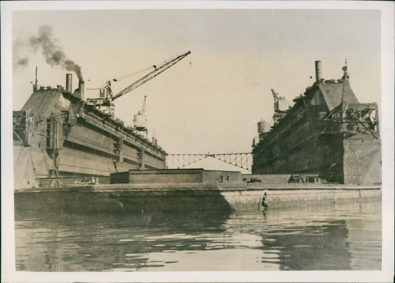 Floating dock No. five leaves Alexandria - Vintage Photograph