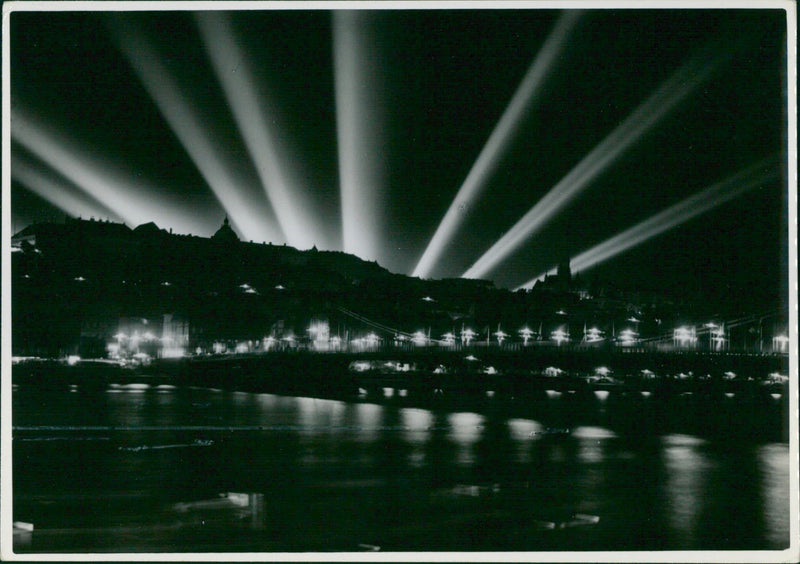 Play of light and lighting effects on St. Stephen's Day - Vintage Photograph