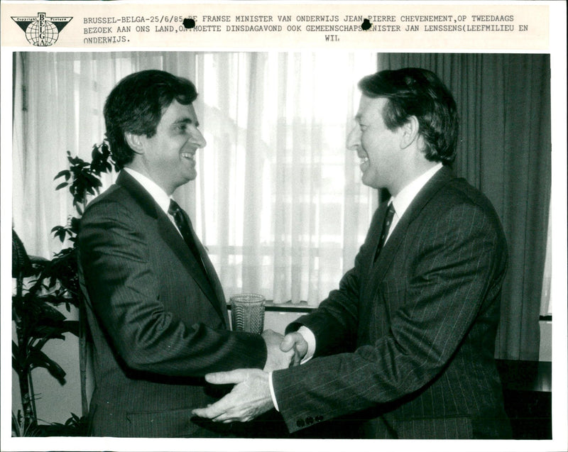 The French minister meets with Community minister Jan Lenssens. - Vintage Photograph