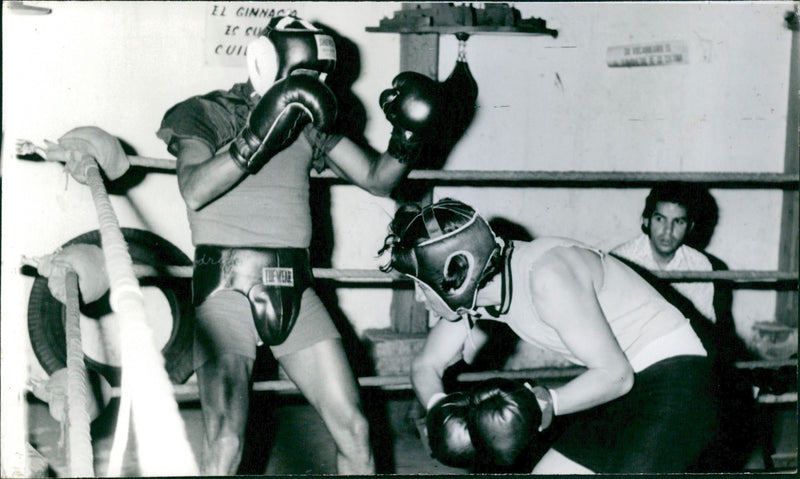 Rodrigo Valdez training - Vintage Photograph