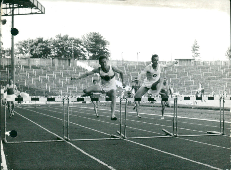 ATHLETICS: SIX NATIONS TOURNAMENT - Vintage Photograph