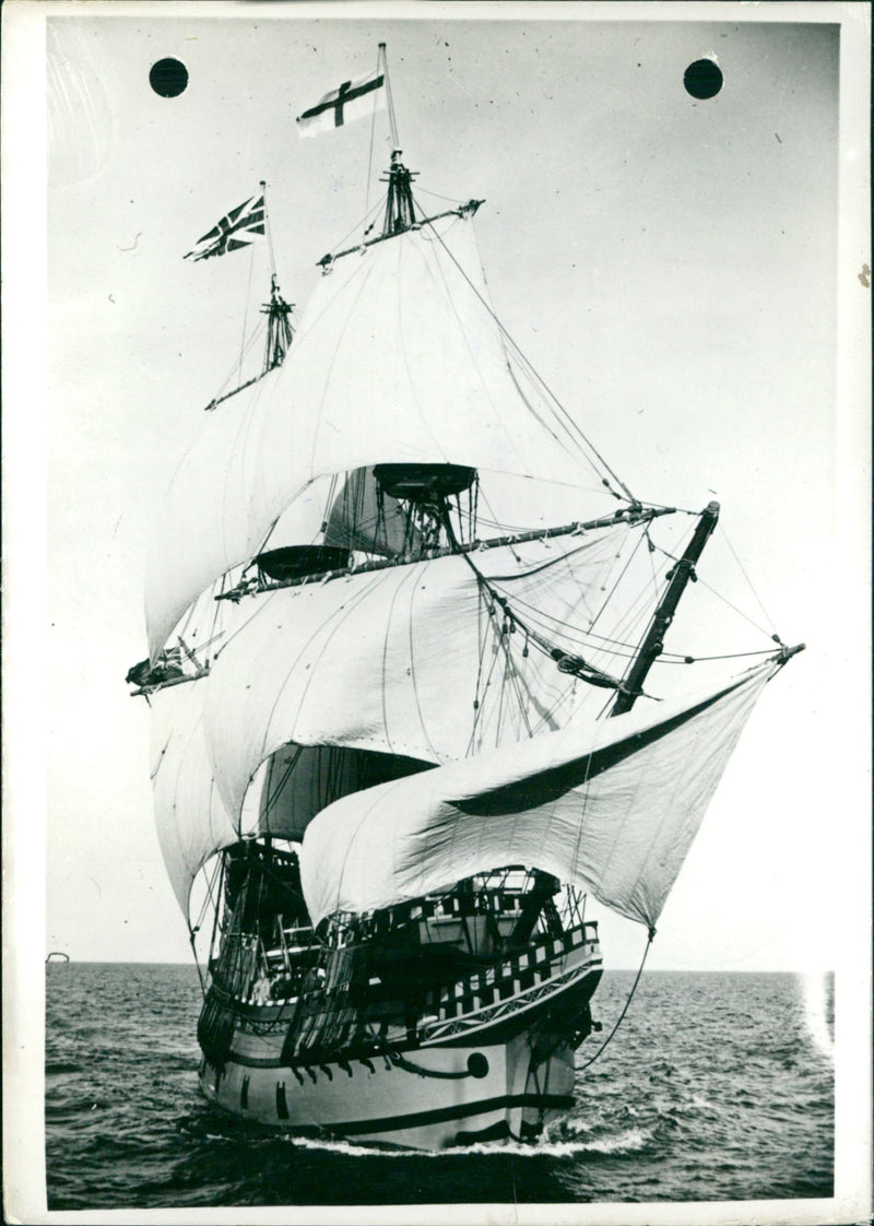 The Mayflower II sets sail - Vintage Photograph