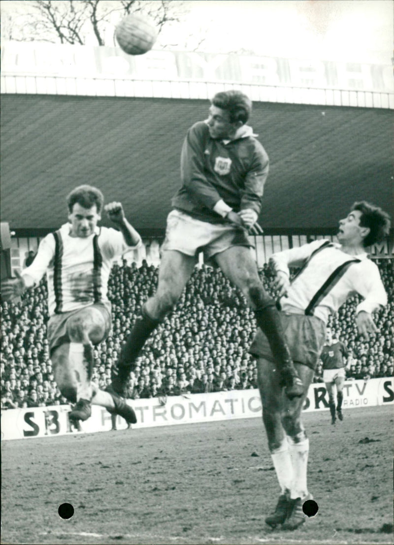 Football player Jan Mulder in action - Vintage Photograph