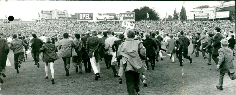 Belgian Football: RSC Anderlecht-Beveren - Vintage Photograph