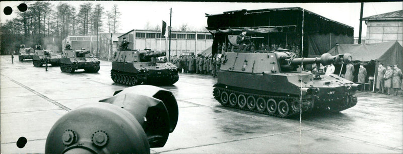 Delivery of Howitzers to Belgian artillery units - Vintage Photograph