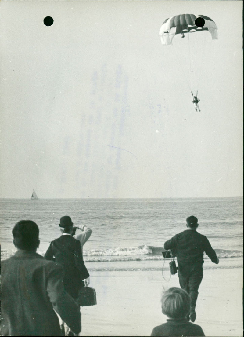 Parachute jumping in Knokke - Vintage Photograph