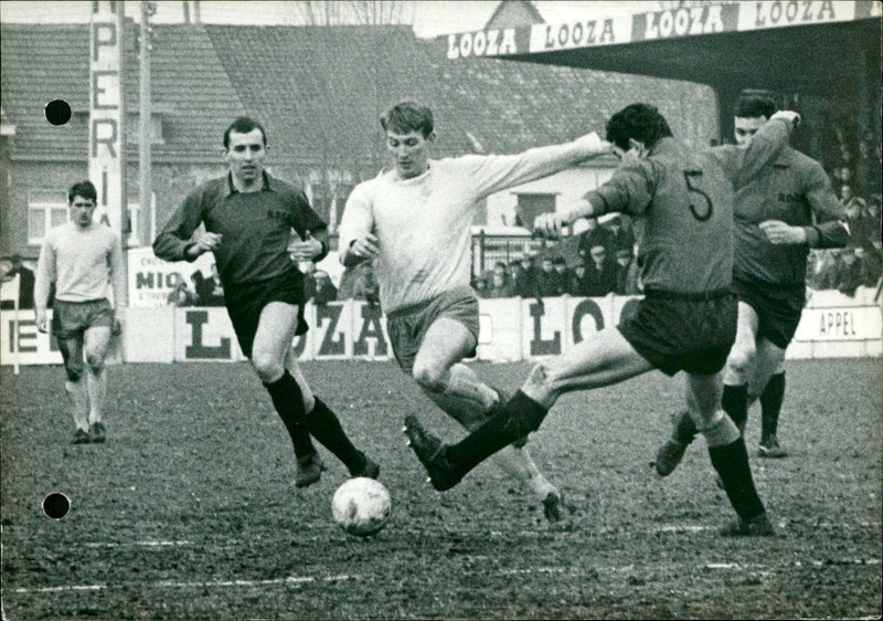 Football match Sint-Truidense FC - Daring CB - Vintage Photograph