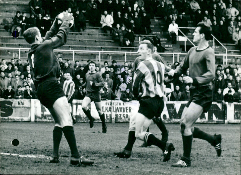 Belgian Cup Football: FC Mechelen- Daring C.H. - Vintage Photograph