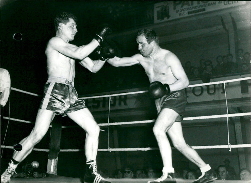 Hans Gronen vs Aime Devisch - Vintage Photograph