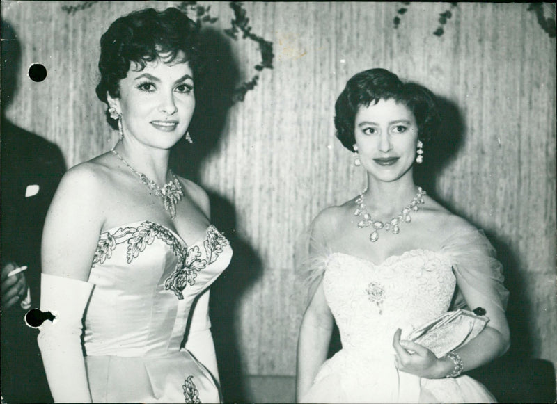 Princess Margaret met Gina Lollobrigida - Vintage Photograph