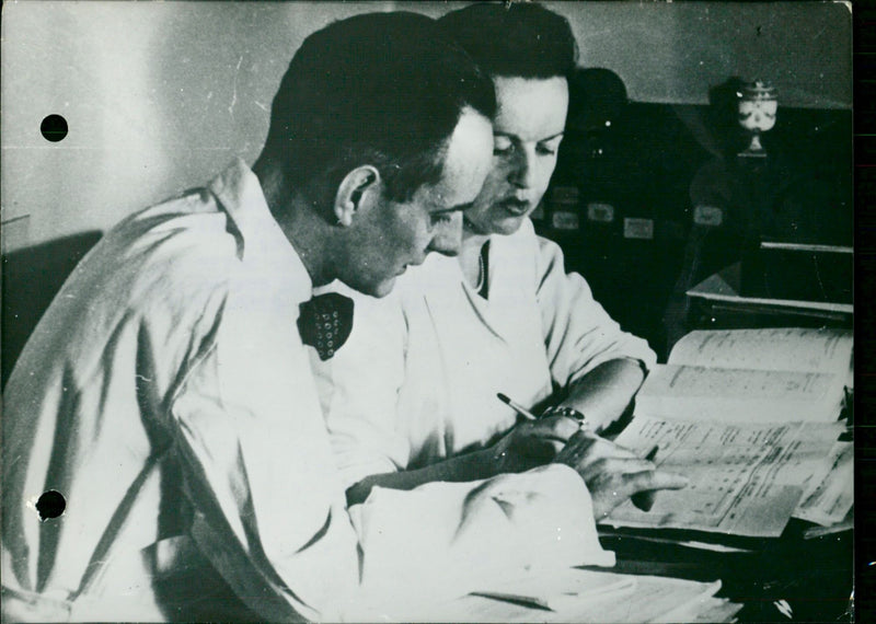 Professor Daniel Bovet with his wife, Filomena Nitti - Vintage Photograph