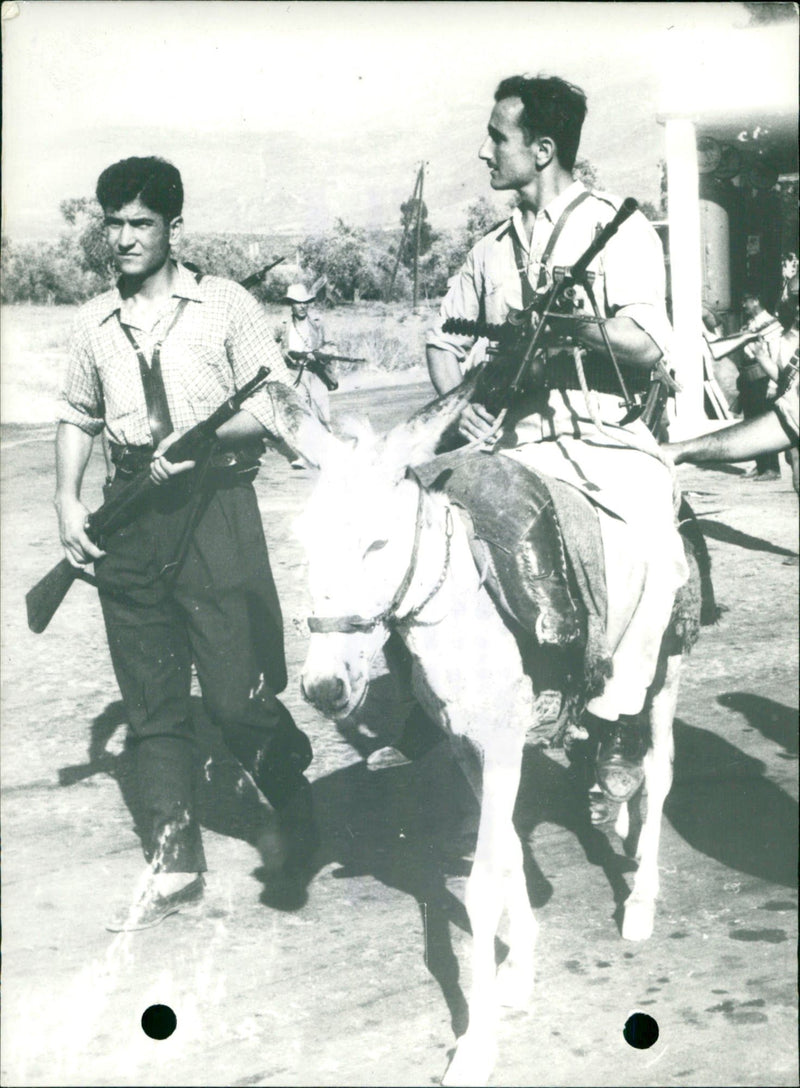 In Lebanon there is an army of guerrilla - Vintage Photograph