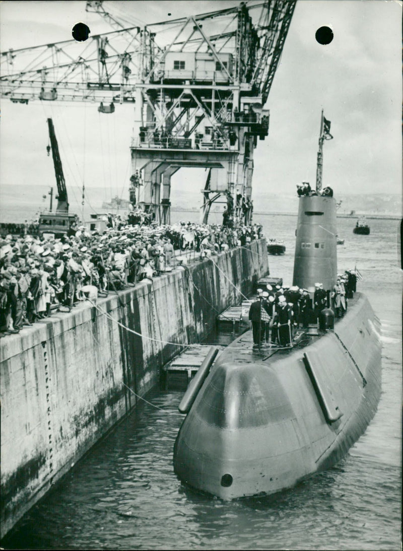 The "Nautilus" arrives in Portland (1958). - Vintage Photograph