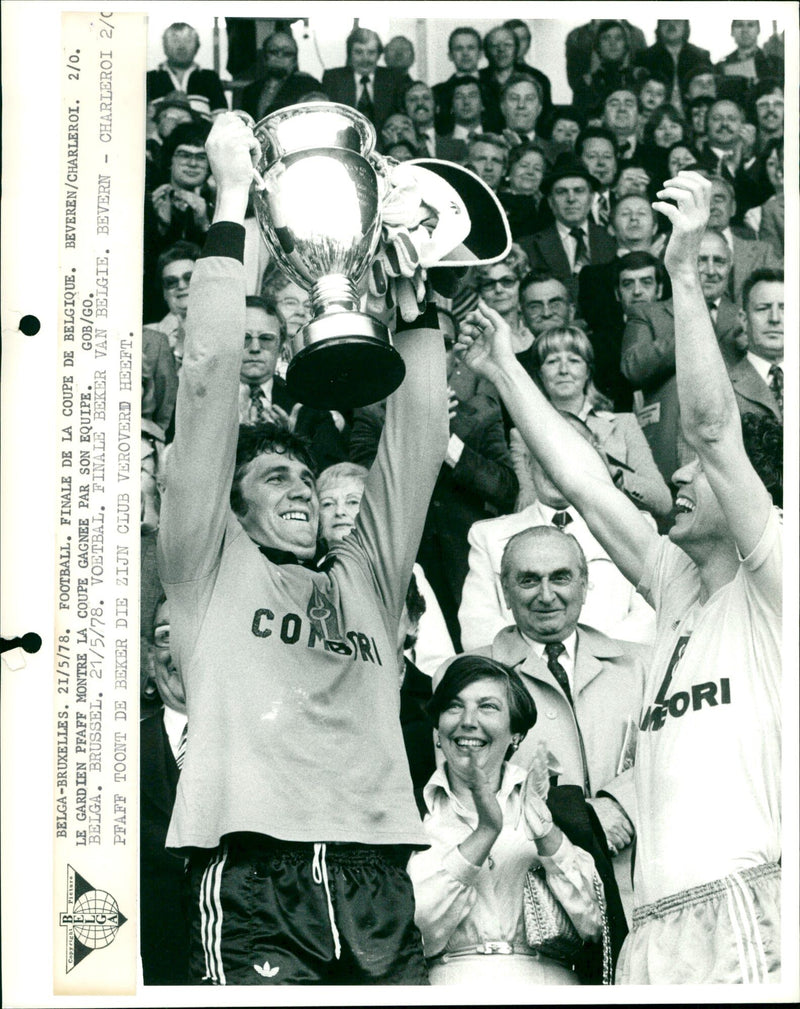Belgian cup football: Beveren- Charlerois 2-0 - Vintage Photograph