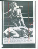 WBC Flyweight boxing: Betulio Gonazales- Shoji Oguma - Vintage Photograph