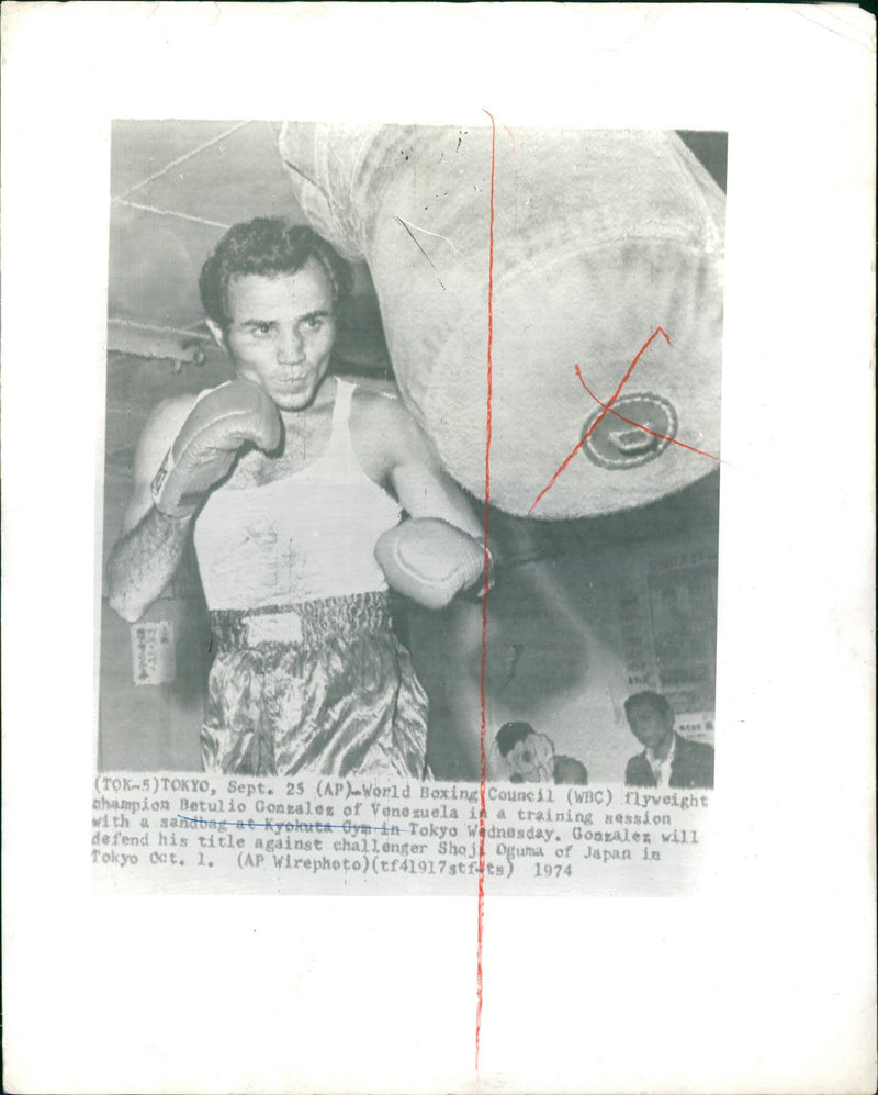 Betulio Gonzales, boxer - Vintage Photograph