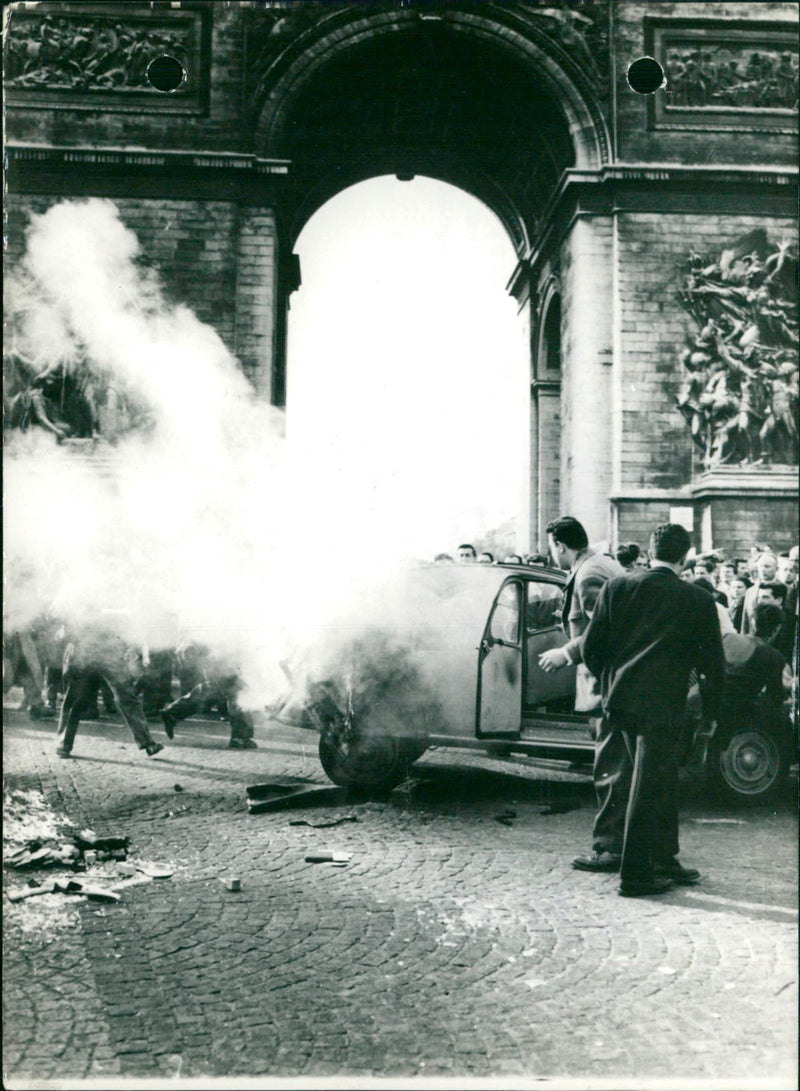 A demonstration in Paris ends with several incidents. - Vintage Photograph