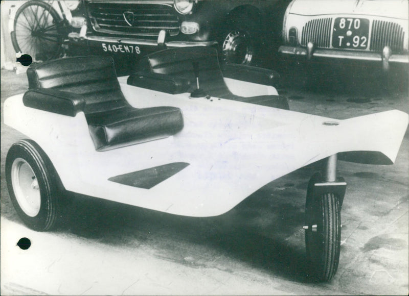 The first French electronic car - Vintage Photograph